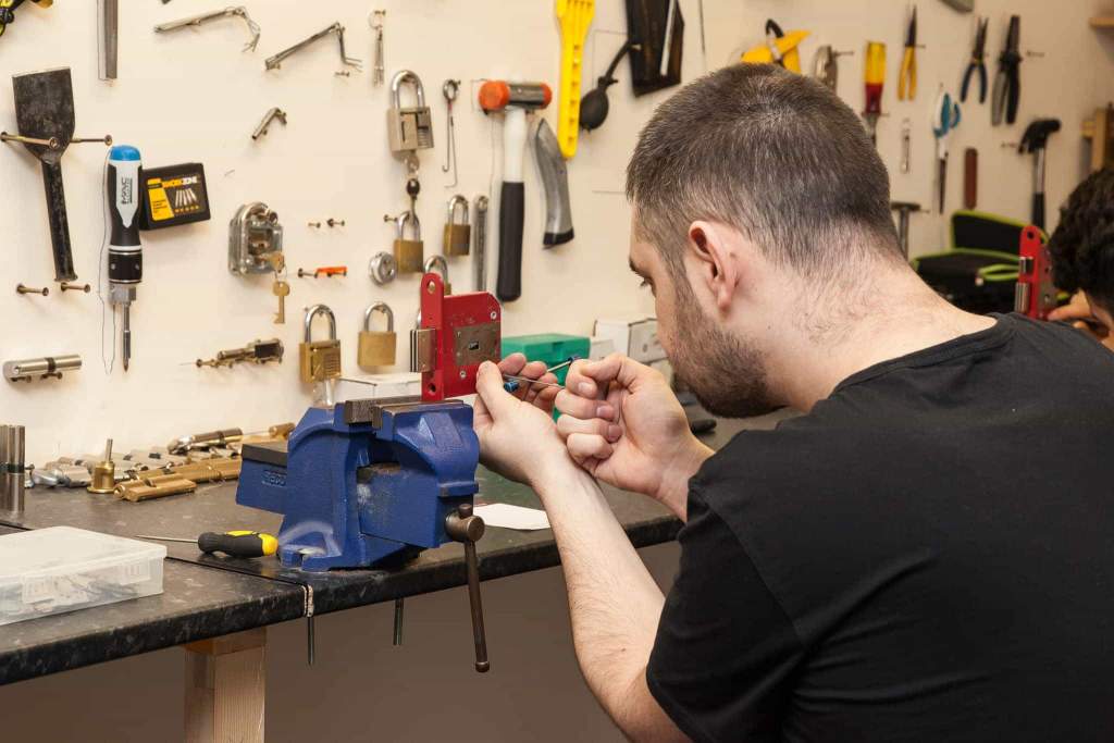Find a Local Locksmith Near Me for Car or Home